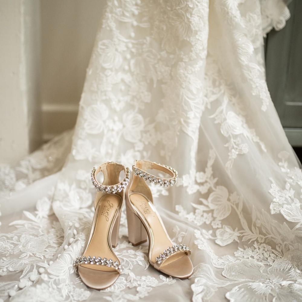 Martina Liana Wedding Dress - Picture 3 of 6